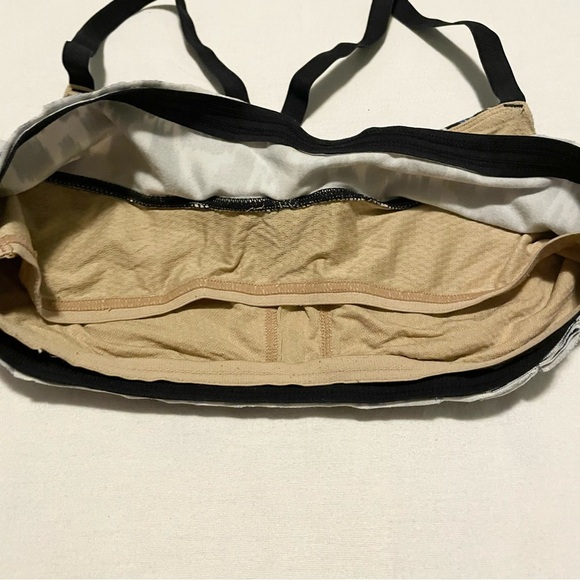 Lululemon Sports Bra Womens Size 8 - Picture 13 of 16